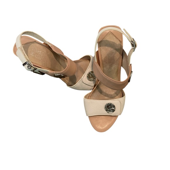 Tan and white high heel sandals. Moda in Pelle. Sz 7.5. Excellent condition - Picture 7 of 9